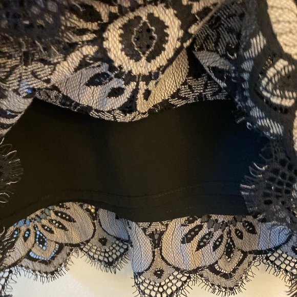 Banana Republic Sleeveless Floral Black Lace Top Small - Picture 4 of 7